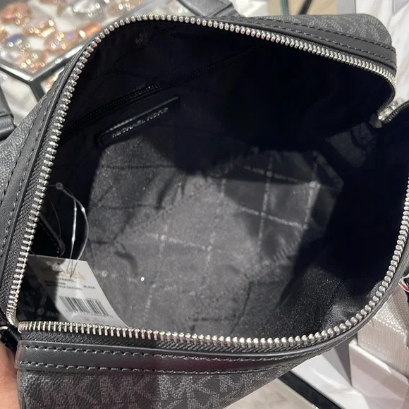 MICHAEL KORS JST TRAVEL MEDIUM DUFFLE SATCHEL SHOULDER CROSSBODY BAG MK BLACK - Picture 13 of 16